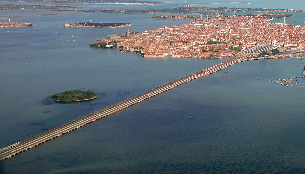 pont reliant Venise